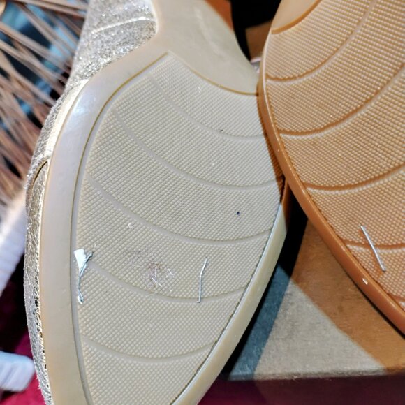 Bandolino metallic gold loafers size 7 New! **Read - Picture 10 of 12